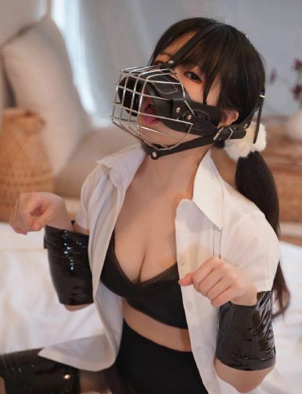 精品裸体舞日月俱乐部_BD英语全集在线观看