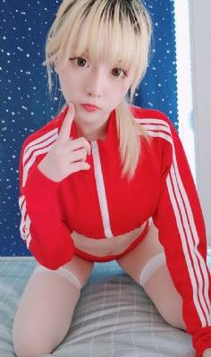 亚洲制服中文字幕一区二区_BD国语高清迅雷在线观看