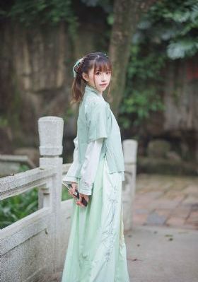 牛仔裤妹子直播啪啪_BD英语在线观看高清